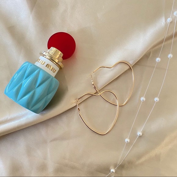 Heart Hoops Hoop Earrings Minimalist - Picture 10 of 13